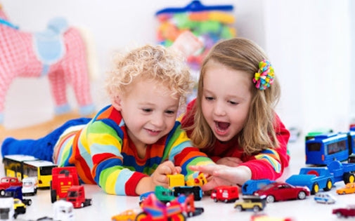 Çocuklar İçin Oyuncak Seçimi: Eğlence ve Gelişimi Bir Arada Sunan Tercihler