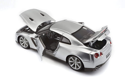 Bburago 1:18 Nissan GT-R R35 2009 Model Araba