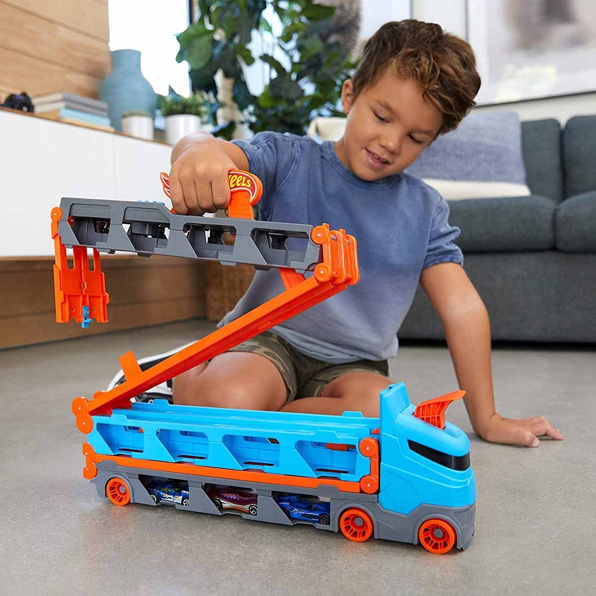 Hot Wheels Sürat Pistli Tır GVG37