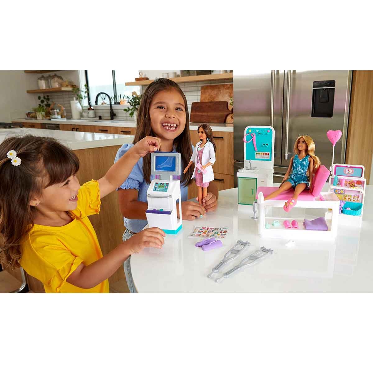 Barbie'nin Polikliniği Oyun Seti GTN61