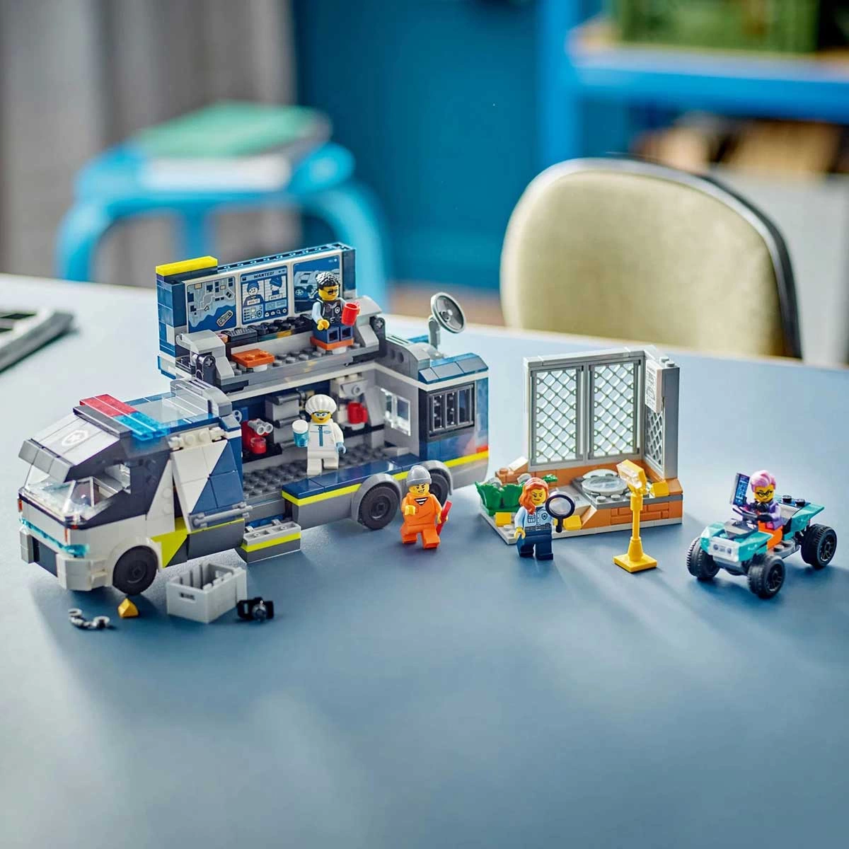 LEGO City Polis Mobil Suç Laboratuvarı Kamyonu 60418
